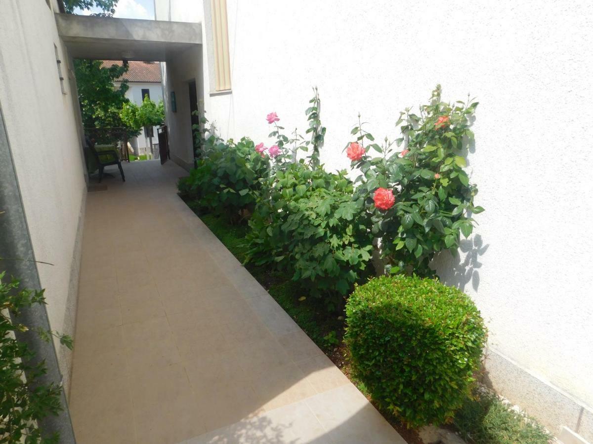 Apartment Artusi พูลา ภายนอก รูปภาพ